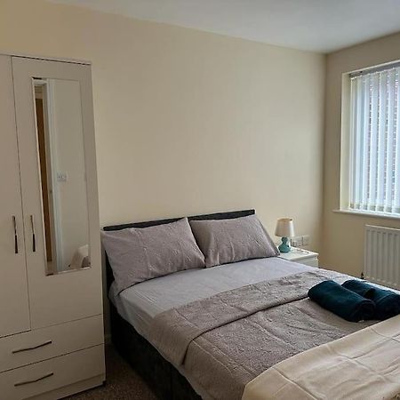 Rooms 7 Minutes From Etihad Manchester Dış mekan fotoğraf