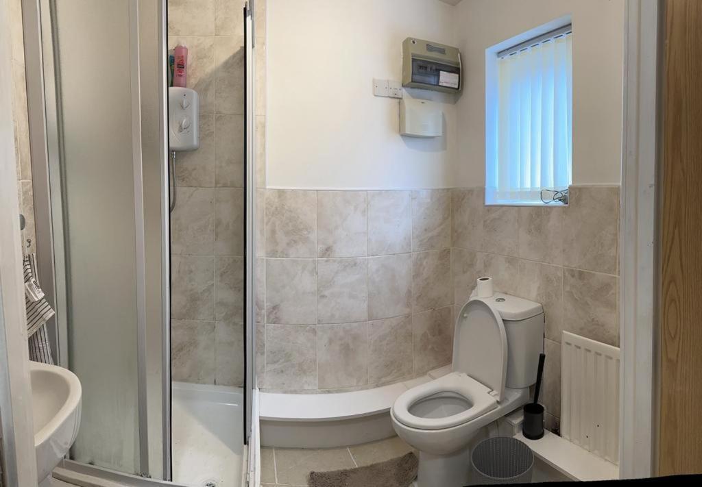 Rooms 7 Minutes From Etihad Manchester Dış mekan fotoğraf